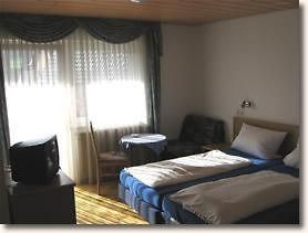 Frankischer Landgasthof Hotel Uettingen Habitación foto